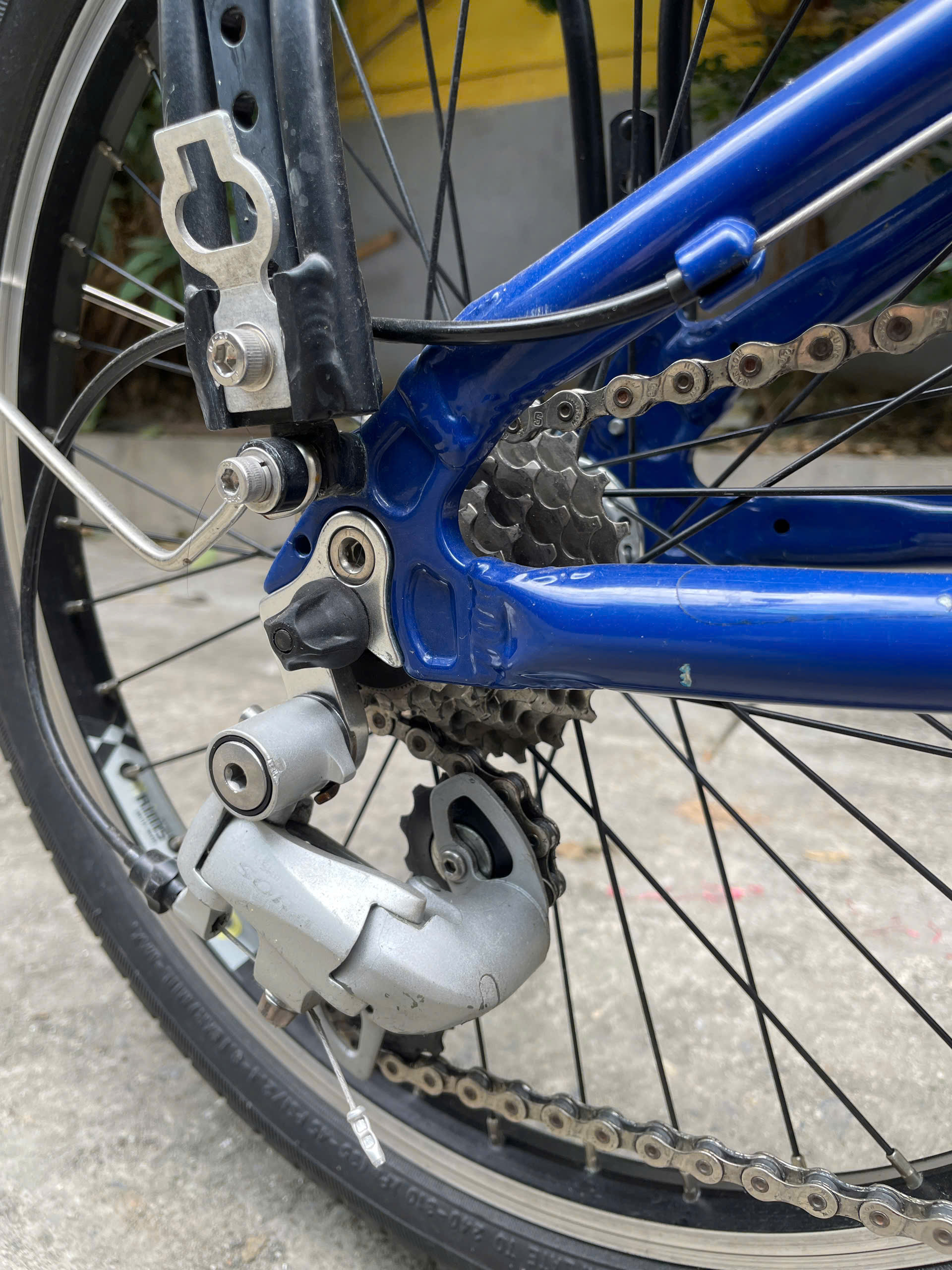xe đạp Louis garneau MV2